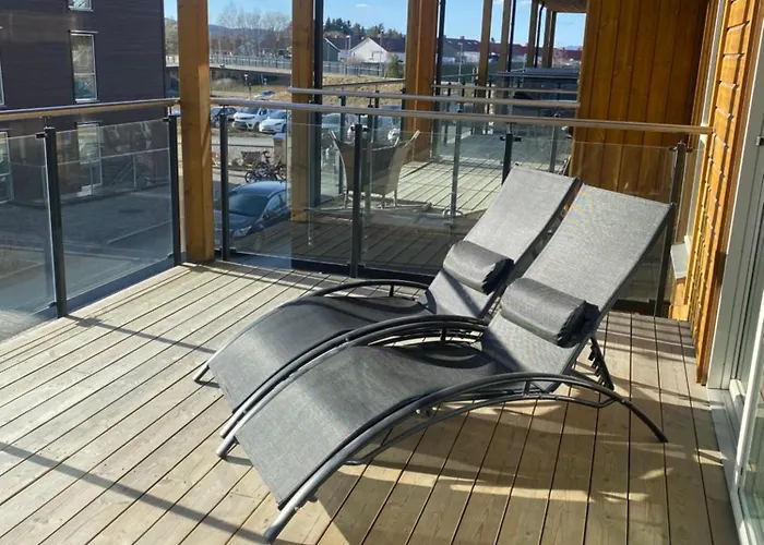 Stroken Leilighet Inkl Parkeringskjeller.