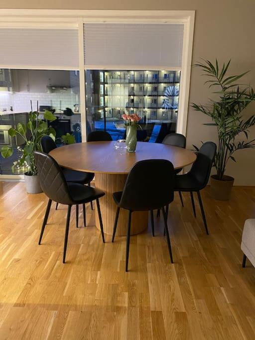 Stroken Inkl Parkeringskjeller. Appartement